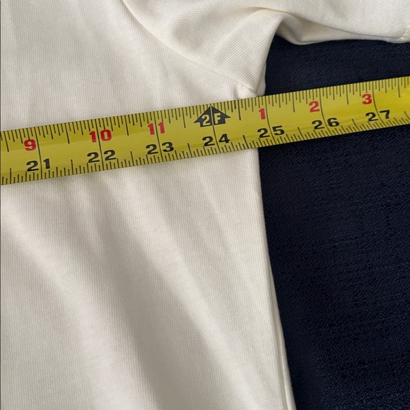 Jordan Off-White Tee with Red Emblem - Picture 5 of 8